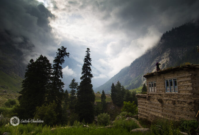 Moody Skies. Liosinee, Paddar